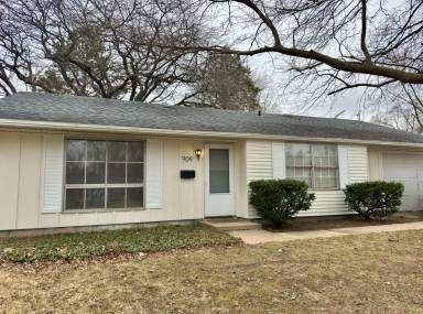 Main picture of 909 Hillside Dr