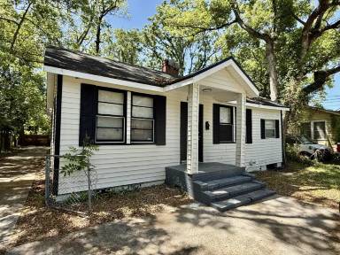 Main picture of 822 Saranac St