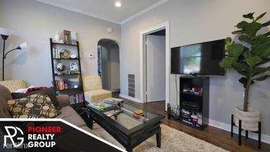 Main picture of 2257 W Hirsch St