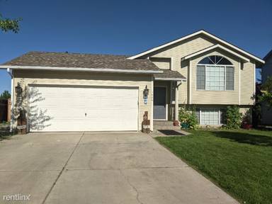 Main picture of 1680 N Stagecoach Dr