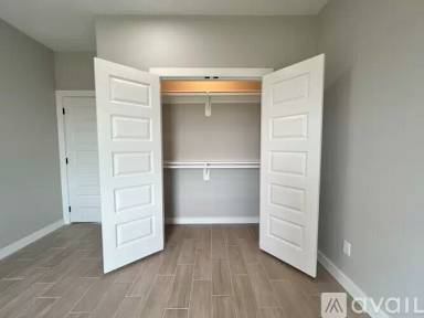Main picture of 1010 Escondido Ln W