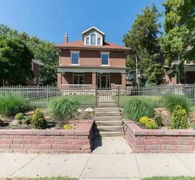 Main picture of 924 Moreau Dr