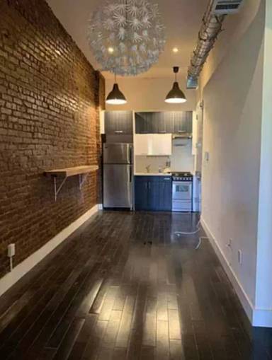 Main picture of 1066 Putnam Ave