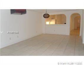 Main picture of 10770 NW 66th St