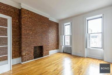 Main picture of 1588 1st Ave