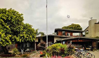 Main picture of 6876 Del Playa Dr