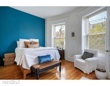 Main picture of 184 Webster St