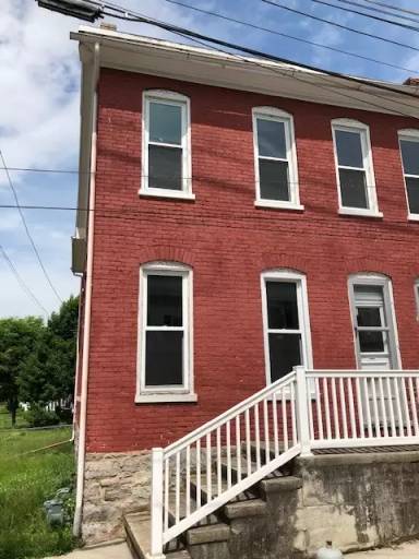 Main picture of 227 Summer St