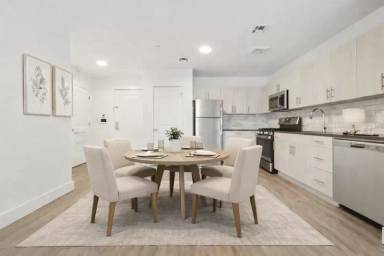 Main picture of 276 Reock St