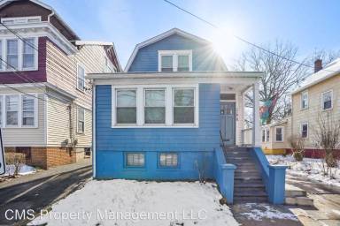 Main picture of 452 Myrtle Ave