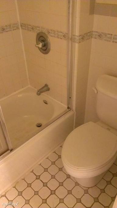 Main picture of 354 E 21st St