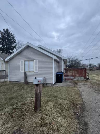 Main picture of 2165 Oakdale Ave