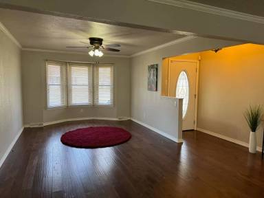 Main picture of 1110 E Rosebrier St