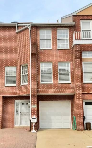 Main picture of 3238 S Smedley St