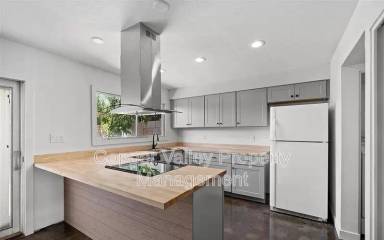 Main picture of 4440 W Solano Dr N