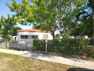 Main picture of 115 Seaman Ave