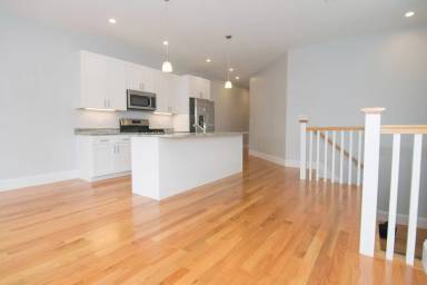Main picture of 4 Islington St
