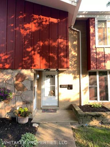 Main picture of 1250 E 276th St