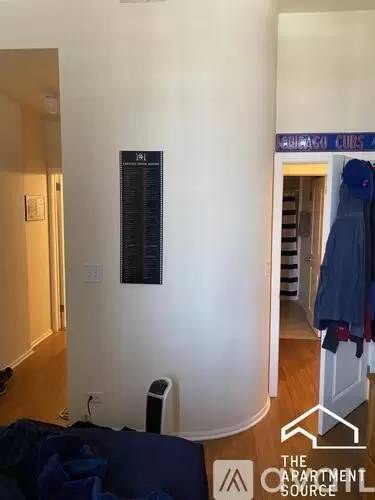 Main picture of 2358 N Clybourn Ave