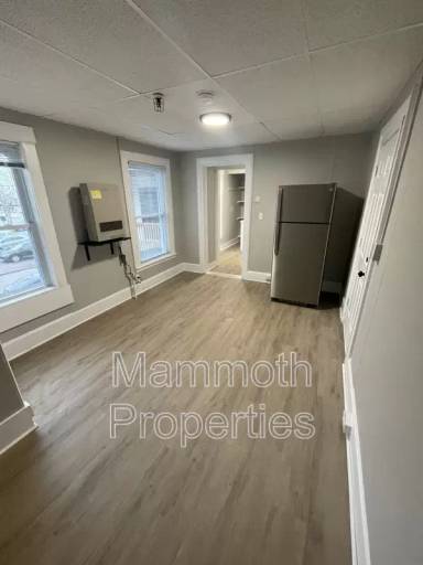 Main picture of 120 Myrtle St