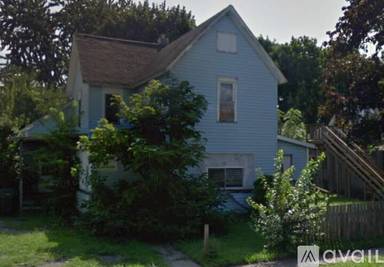 Main picture of 806 S Apperson Way