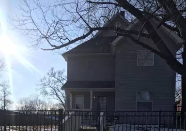 Main picture of 2838 N Chester Ave