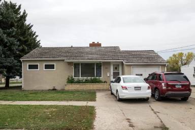 Main picture of 1224 6th Ave NE