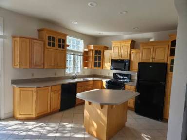 Main picture of 2769 West Blvd