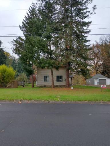 Main picture of 372 W Hickory St