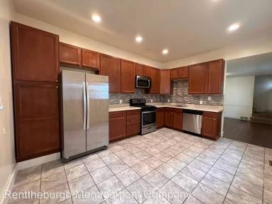 Main picture of 2318 Mission St