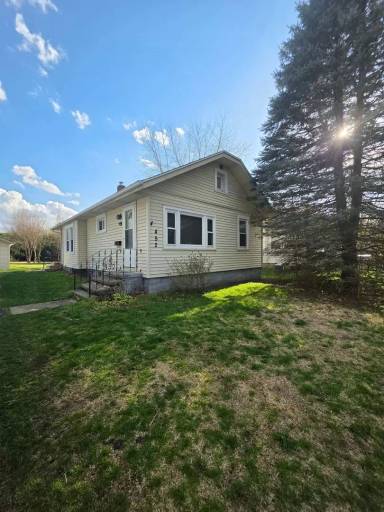 Main picture of 452 Needham Ave