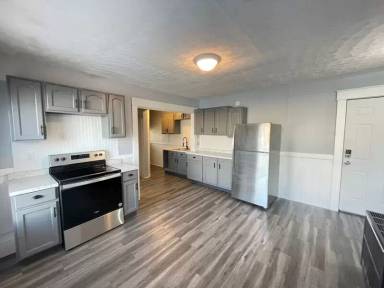 Main picture of 398 Amory St