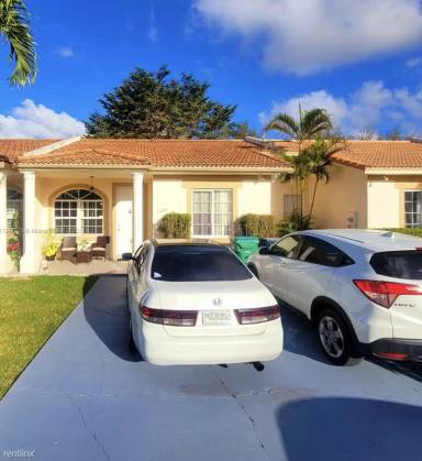 Main picture of 15257 SW 138th Ct