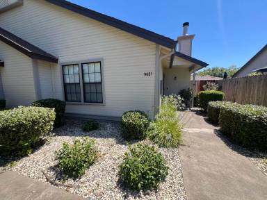 Main picture of 9681 Gage St