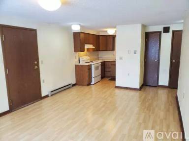 Main picture of 735 Main St