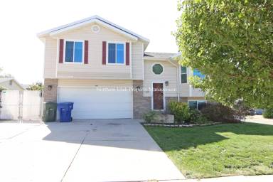 Main picture of 929 E 1275 N