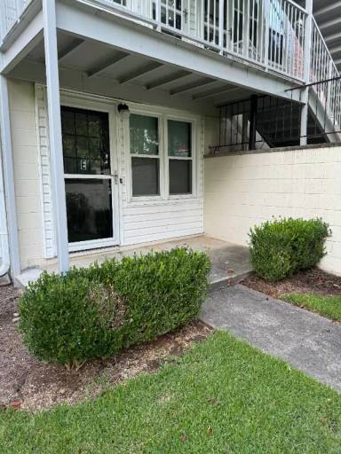 Main picture of 62 Spring St