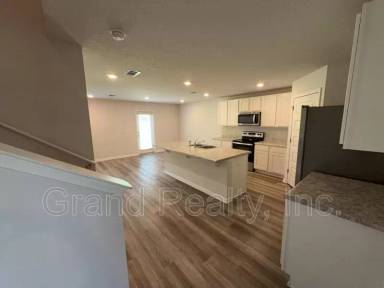 Main picture of 5431 Peach Dr