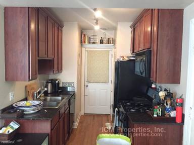 Main picture of 628-34 W Roscoe St