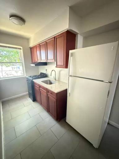 Main picture of 241 Weequahic Ave