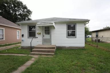 Main picture of 431 W 10th ST