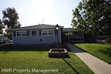 Main picture of 386 E 14th St