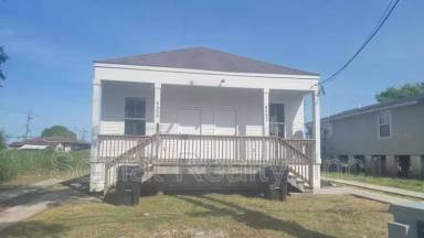 Main picture of 4559 Reynes St
