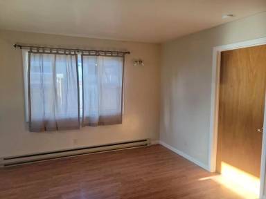 Main picture of 518 2nd Ave E