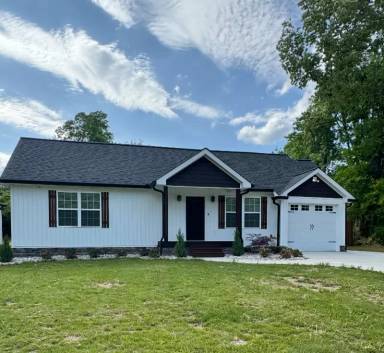 Main picture of 307 Tacoa Ave