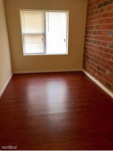 Main picture of 8043 S Manistee Ave