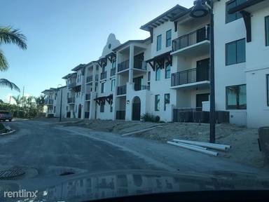 Main picture of 11020 Town Cir