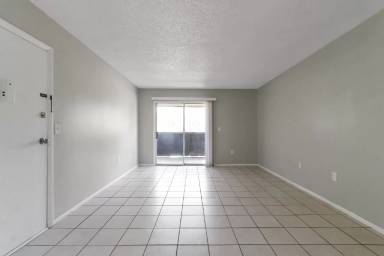 Main picture of 904 Lake Destiny Rd