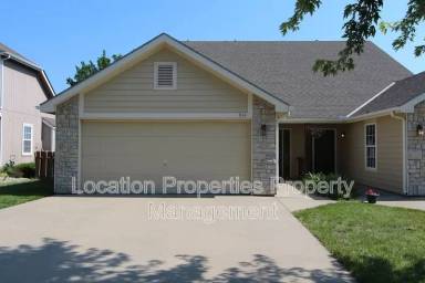 Main picture of 944 N Fieldstone Dr