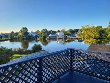 Main picture of 981 Barrington Ct